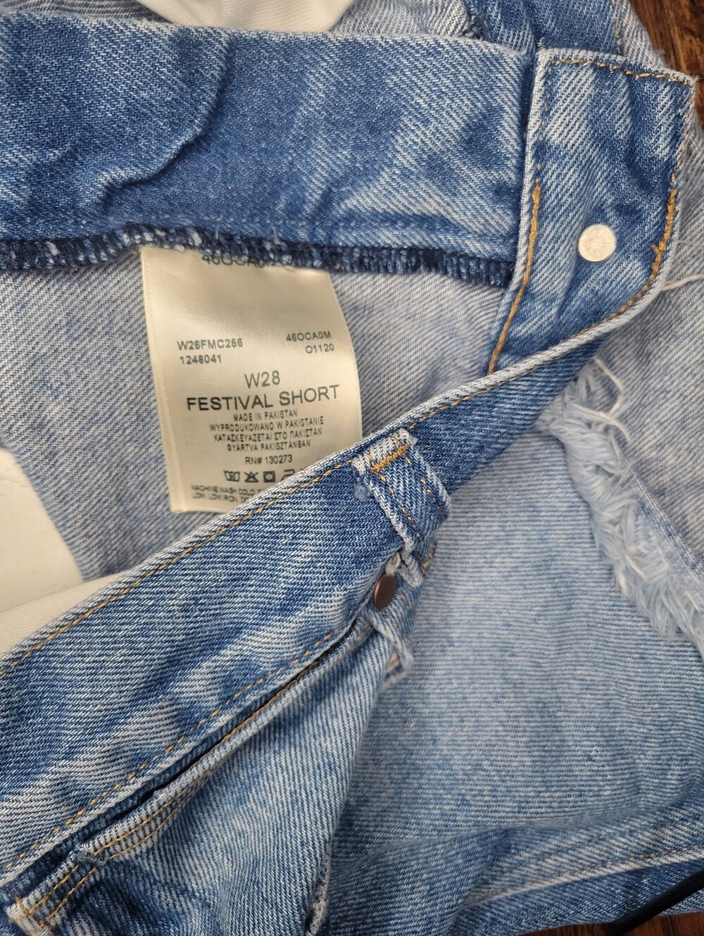 Wrangler Festival Shorts Size 28 - Picture 4 of 4
